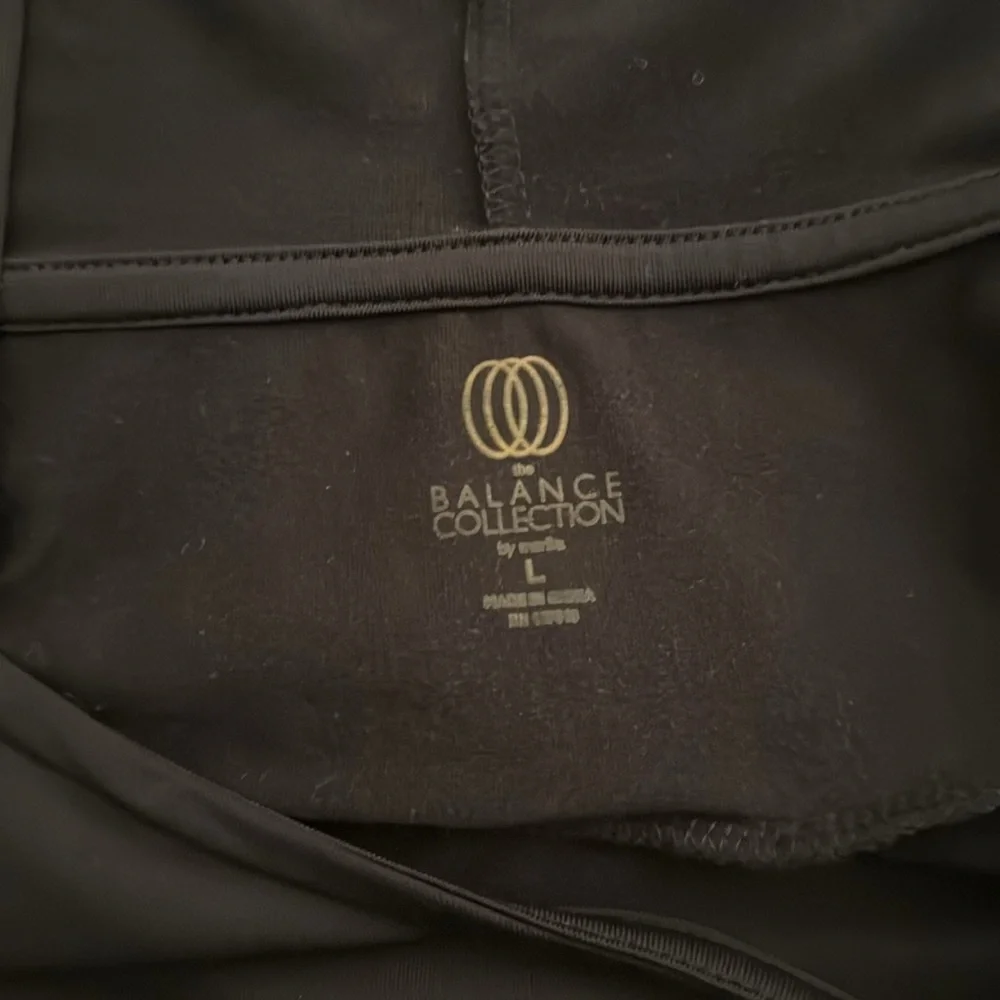 Black hooded top. Excellent condition. - Picture 4 of 6